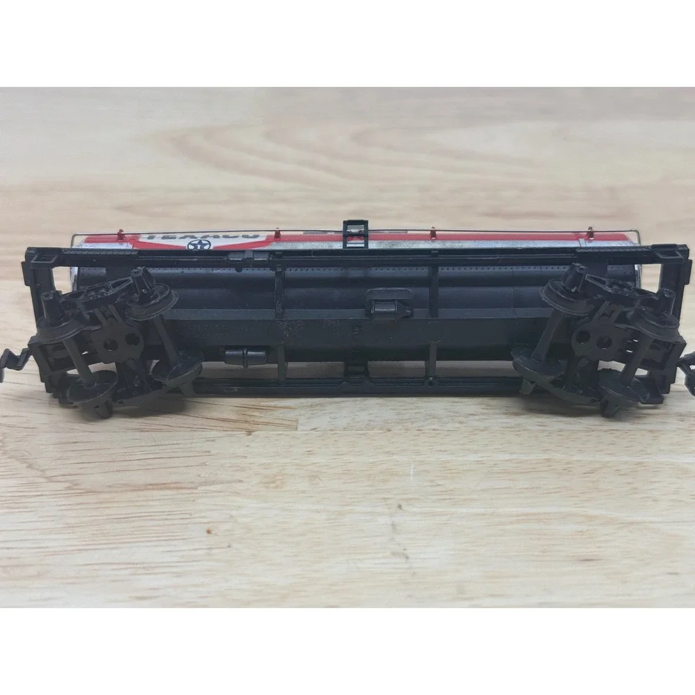 Vintage HO Scale Texaco Oil Tanker Rail Car Silver Red Made in Italy #AA